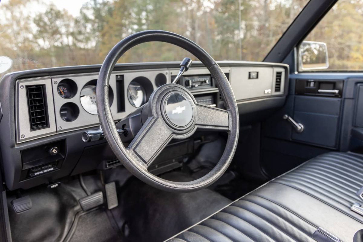 Chevrolet-s-10-pickup-1985-silver-22