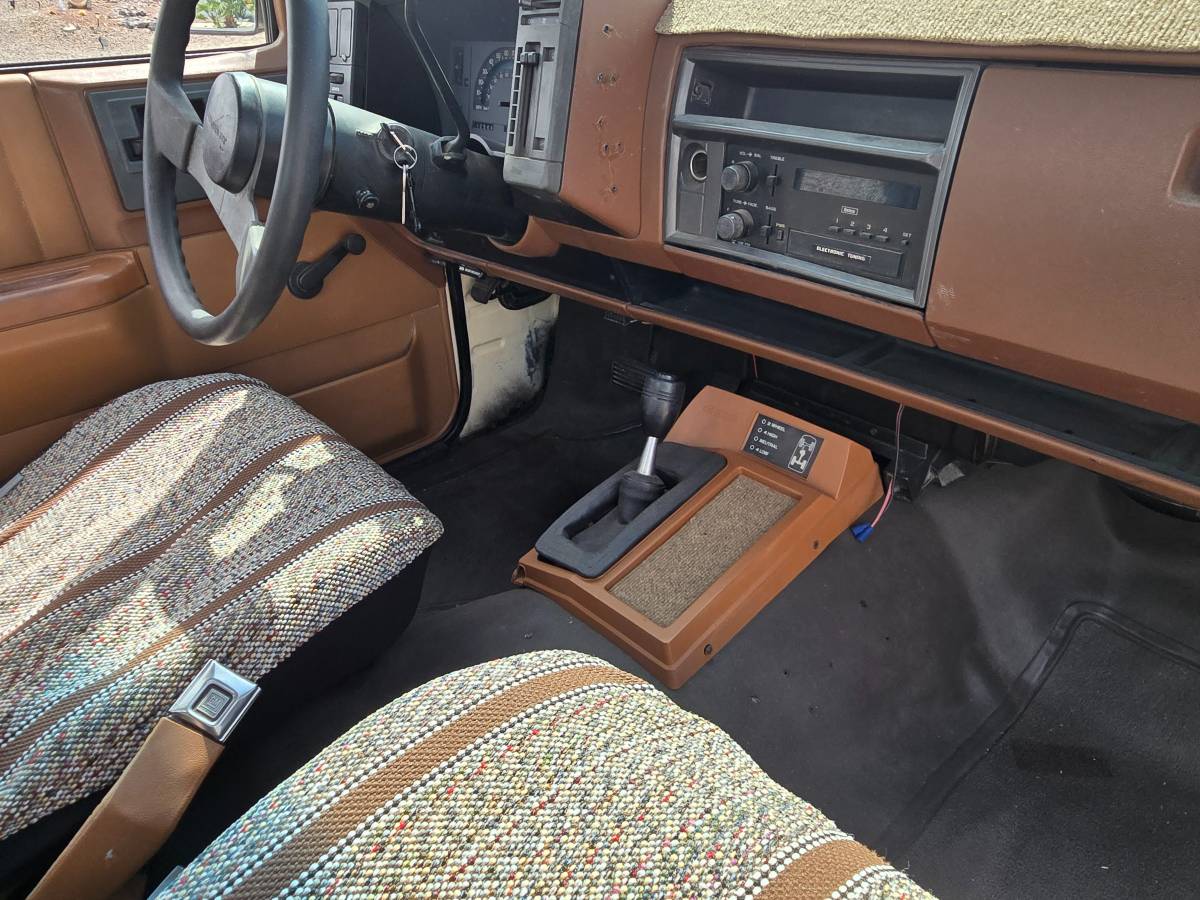 Chevrolet-s-10-pickup-4x4-ext-cab-1988-custom-10