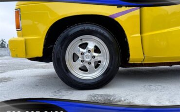 Chevrolet-s-10-s10-built-357-v8-tubbed-weld-wheels-1982-yellow-20