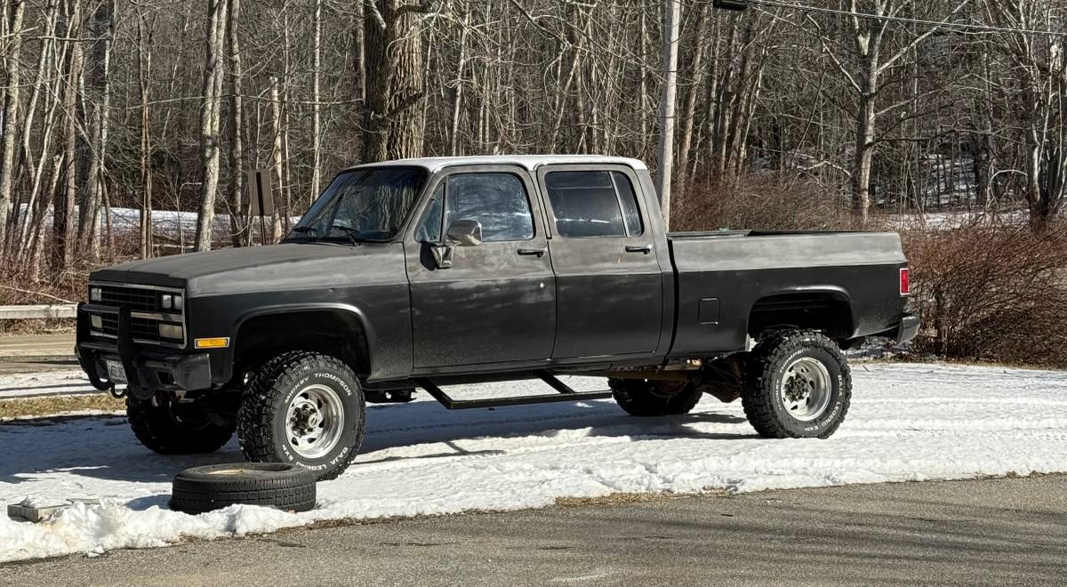 Chevrolet-scottsdale-1989-black-3