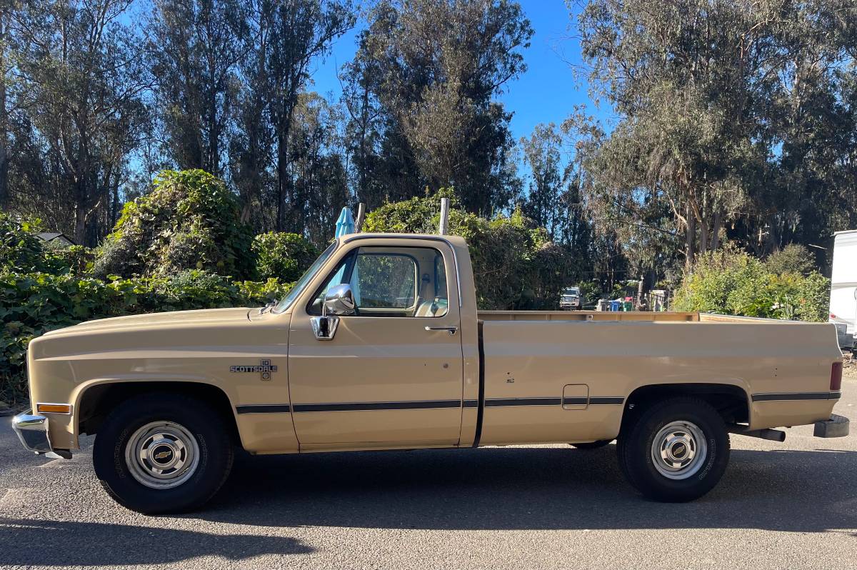 Chevrolet-scottsdale-c10-1982-1