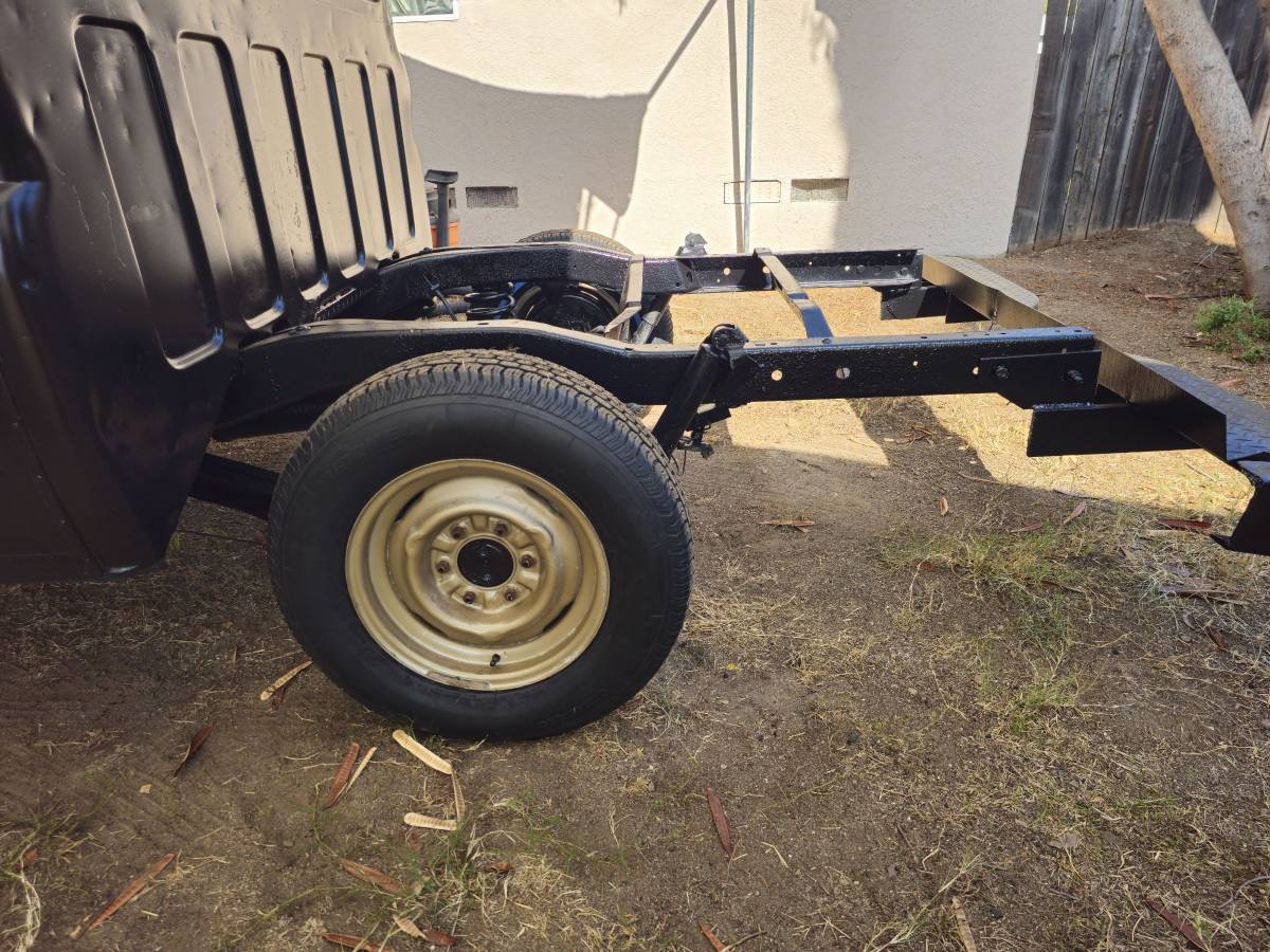 Chevrolet-silverado-1500-1961-black-4