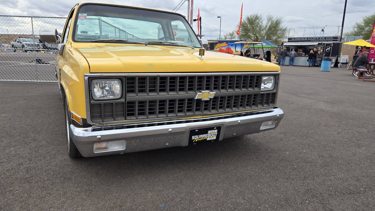 Chevrolet-silverado-1500-1981-yellow-3