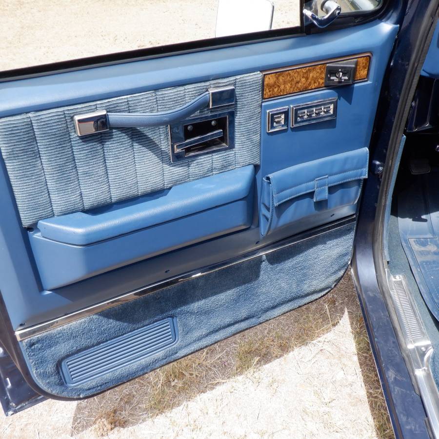 Chevrolet-silverado-1500-1982-blue-4