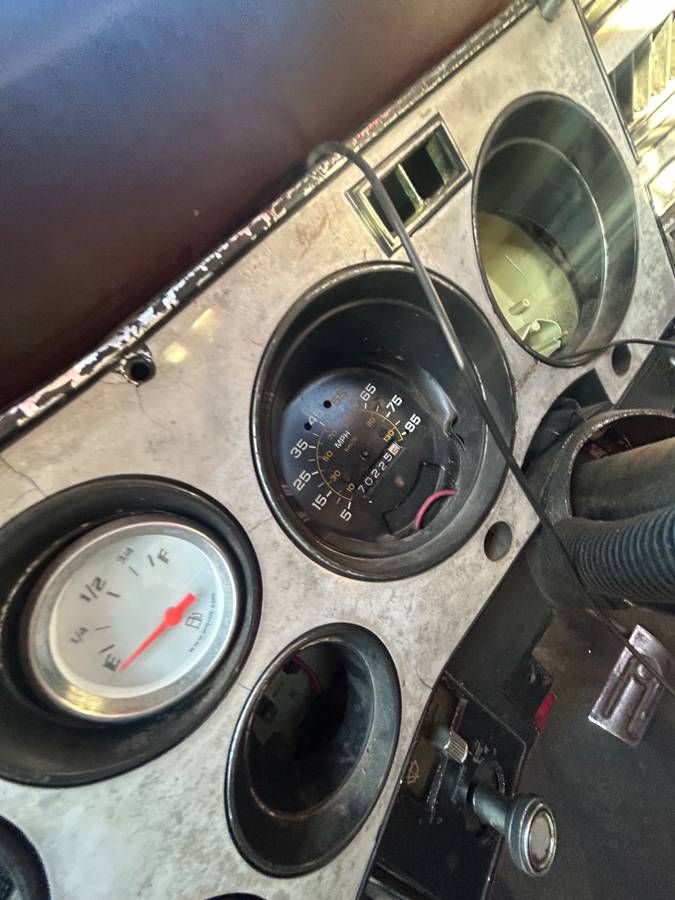 Chevrolet-silverado-1500-1982-red-15