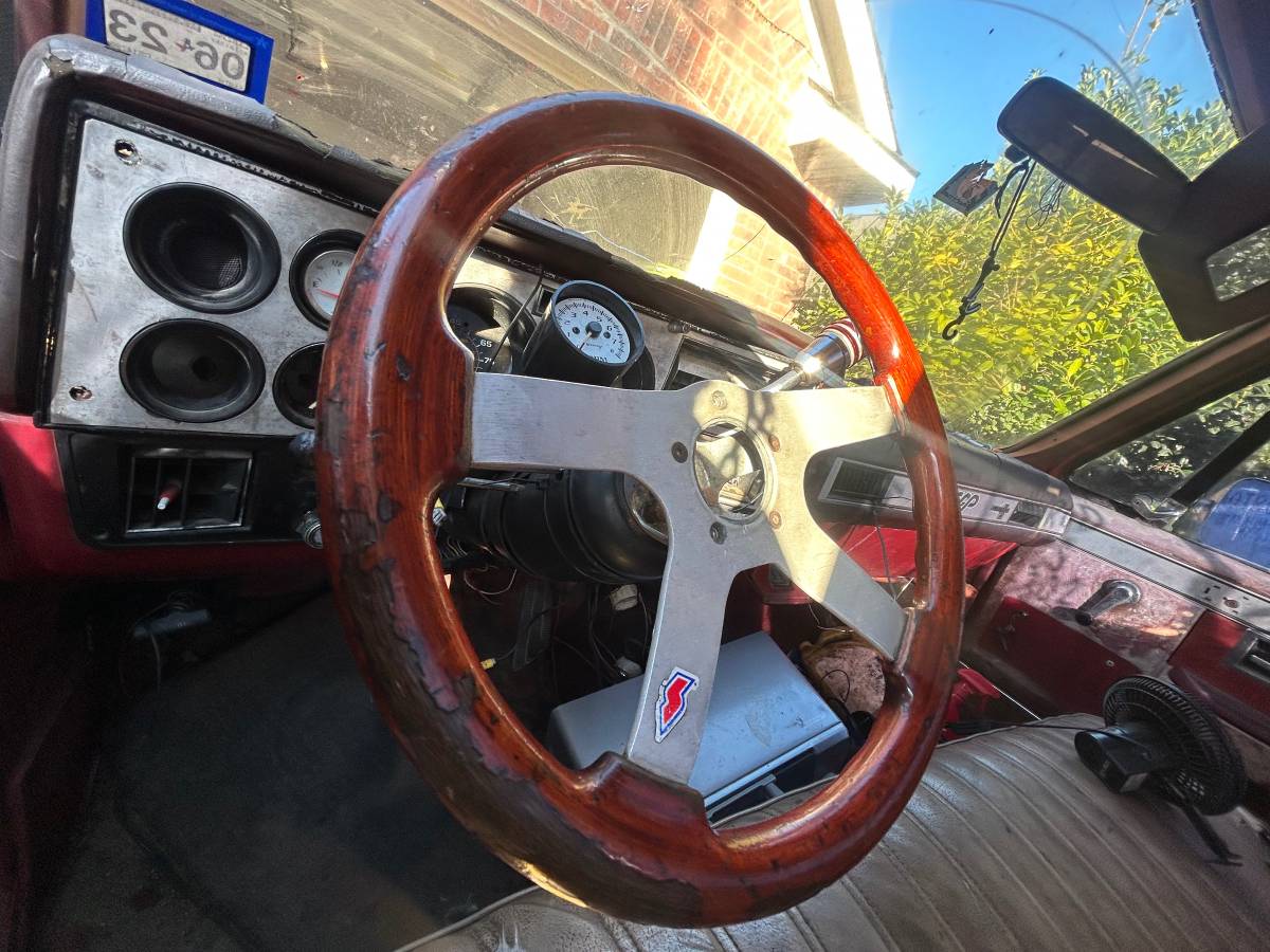 Chevrolet-silverado-1500-1982-red-16