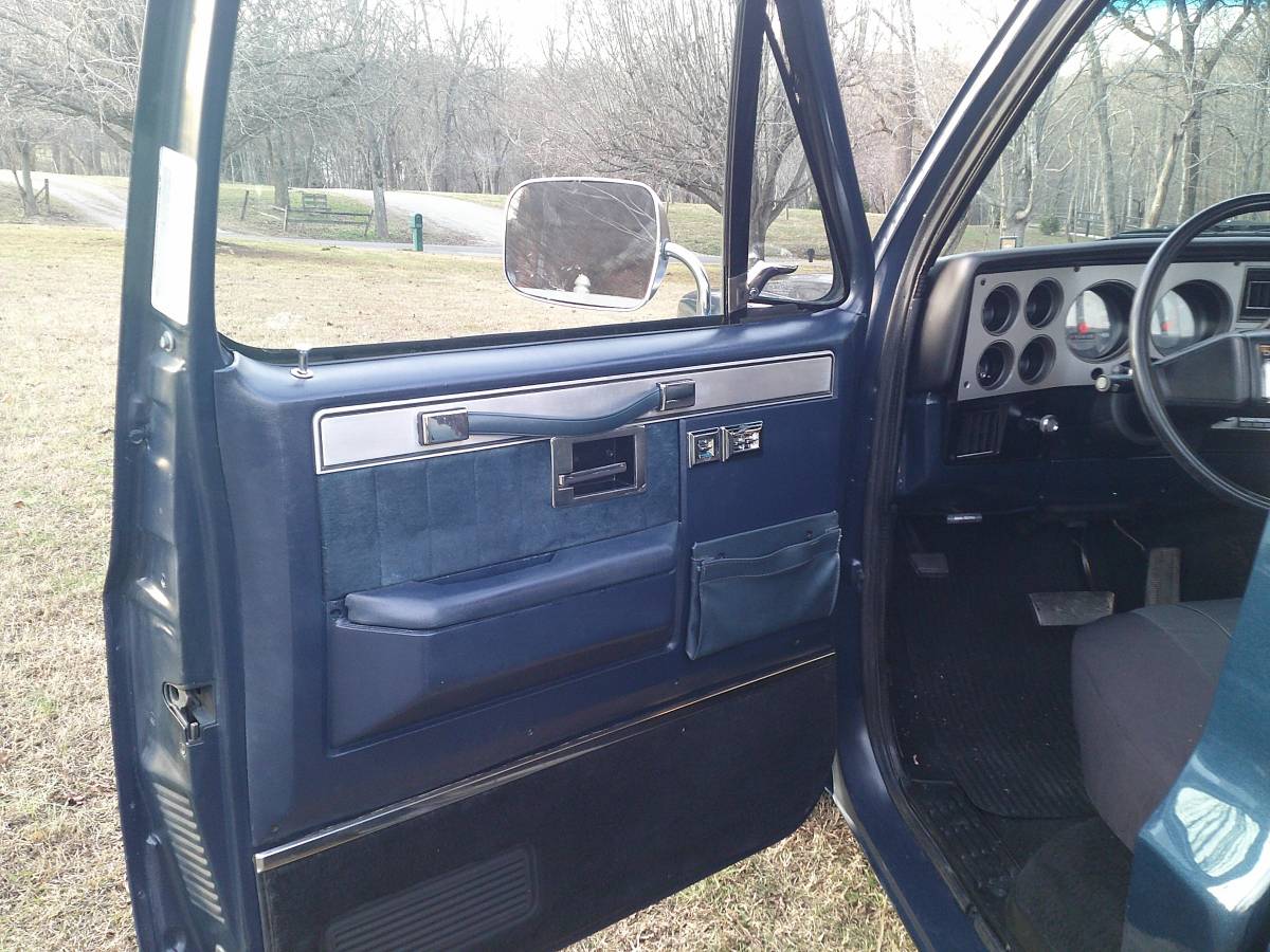 Chevrolet-silverado-1500-1985-blue-13