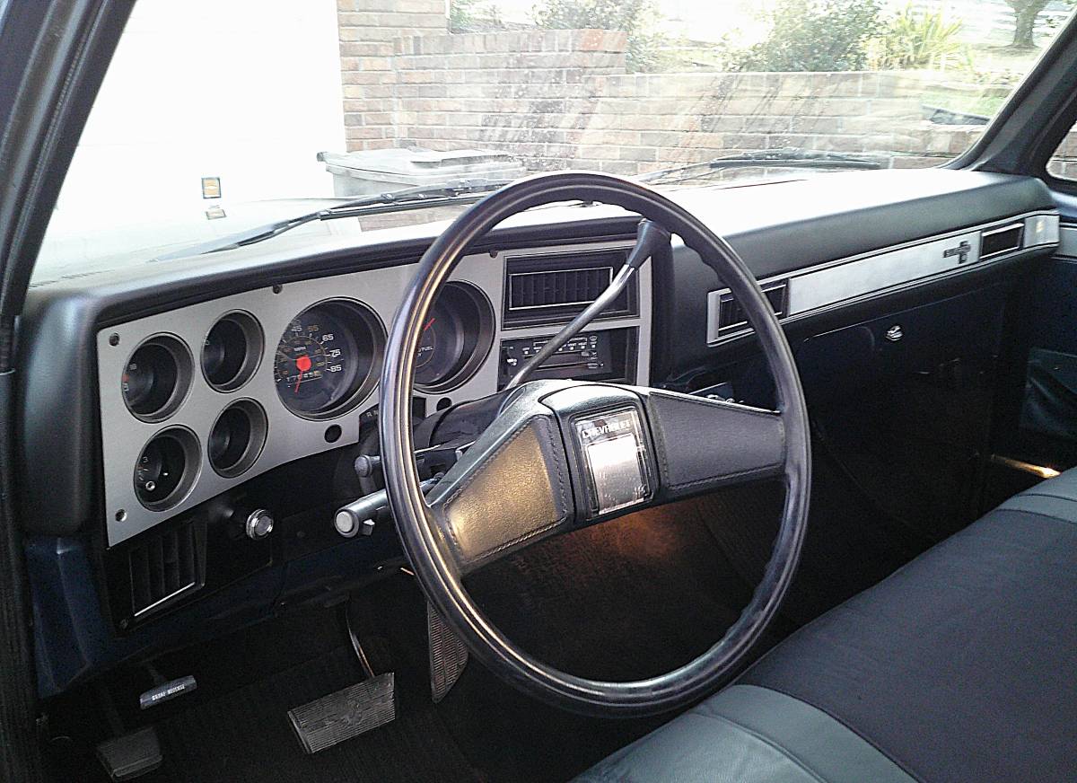 Chevrolet-silverado-1500-1985-blue-3