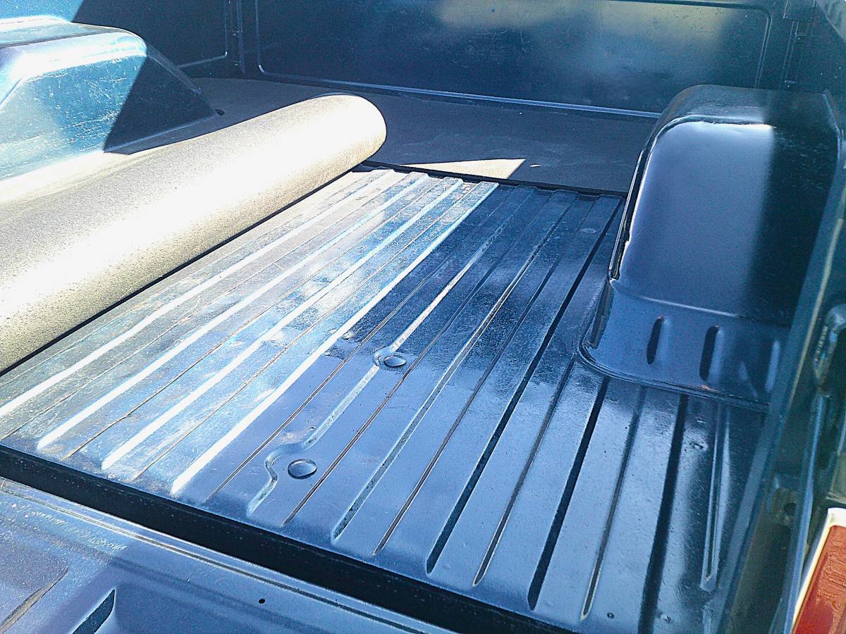 Chevrolet-silverado-1500-1985-blue-9