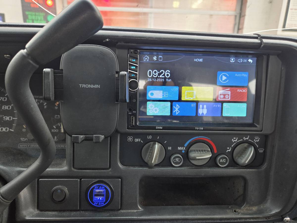 Chevrolet-silverado-1500-1995-silver-6