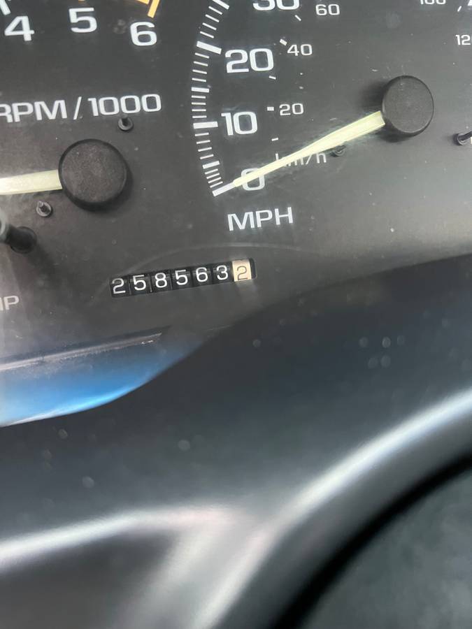 Chevrolet-silverado-1500-1996-silver-2