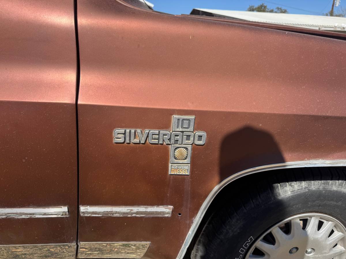 Chevrolet-silverado-1500-diesel-1982-brown-2