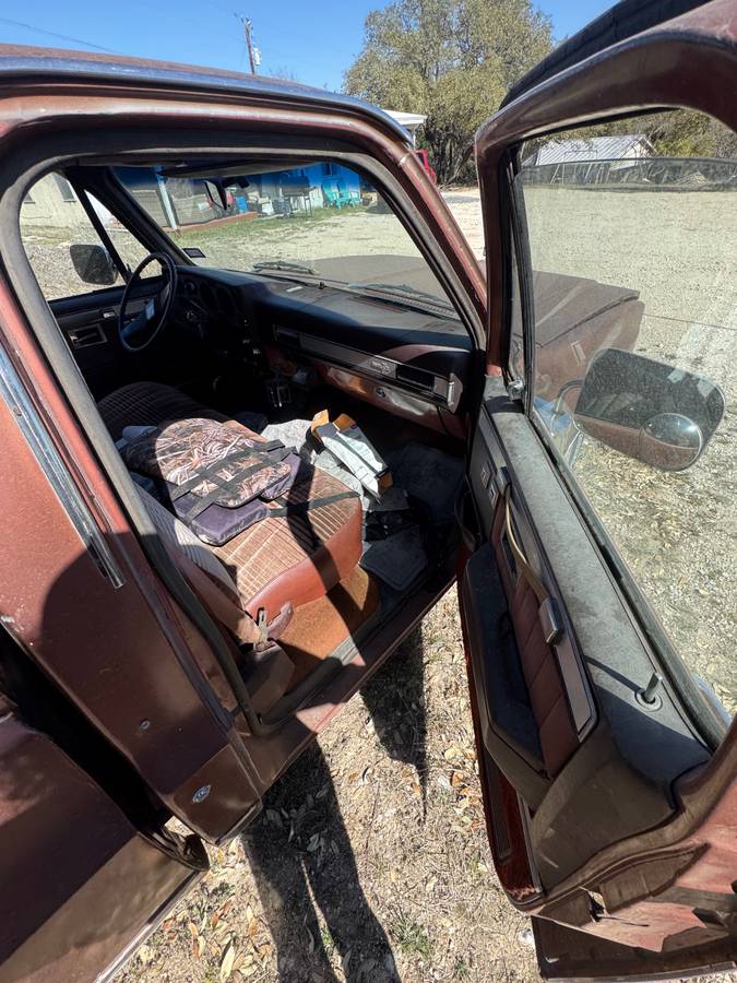 Chevrolet-silverado-1500-diesel-1982-brown-3