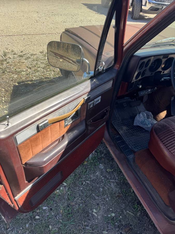 Chevrolet-silverado-1500-diesel-1982-brown-6