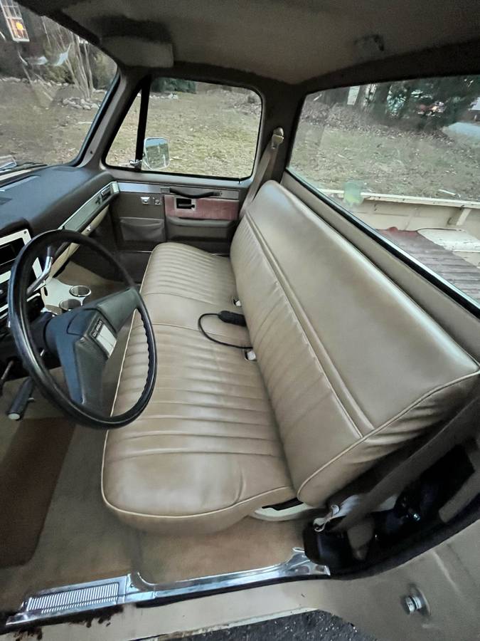 Chevrolet-silverado-1983-11