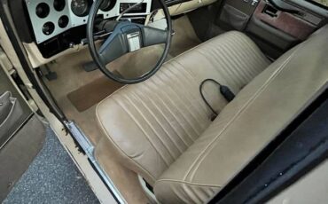 Chevrolet-silverado-1983-14