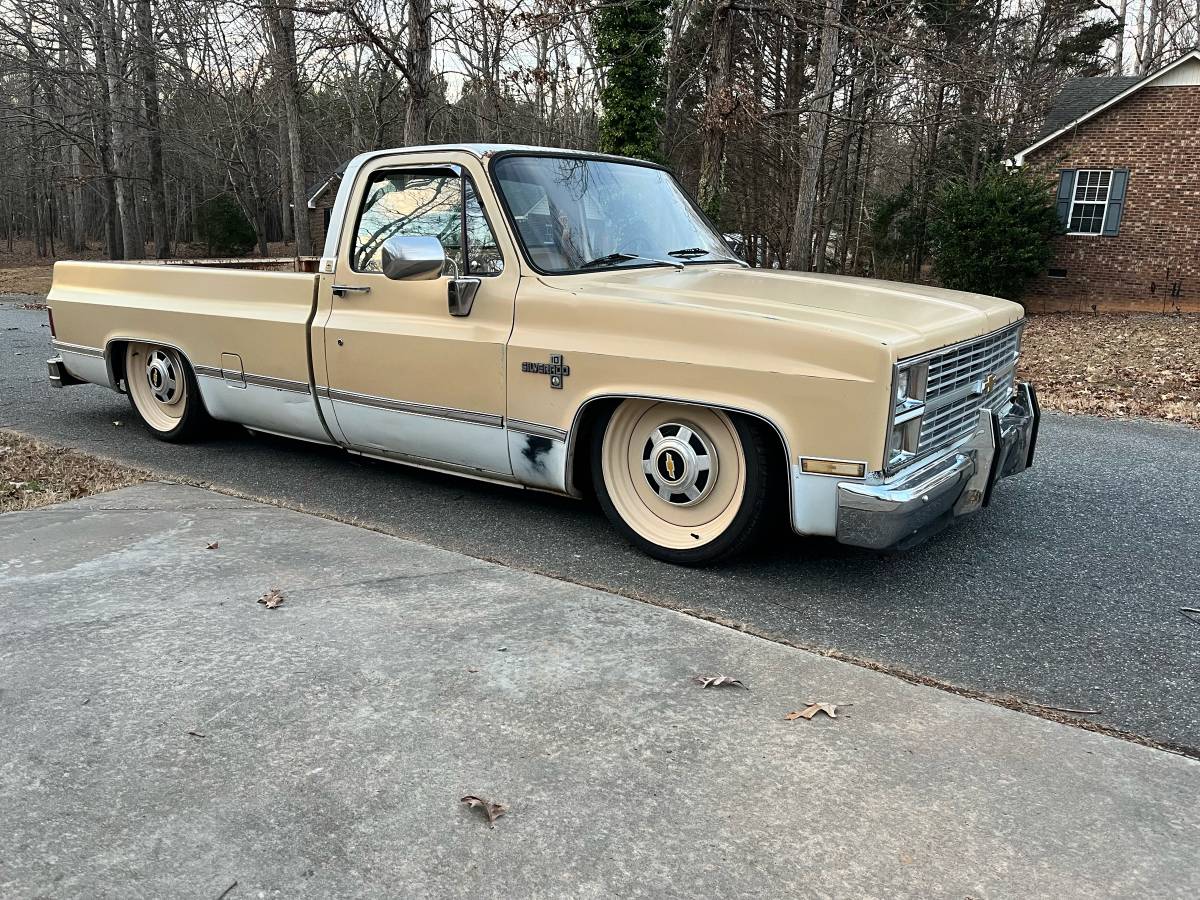 Chevrolet-silverado-1983-19