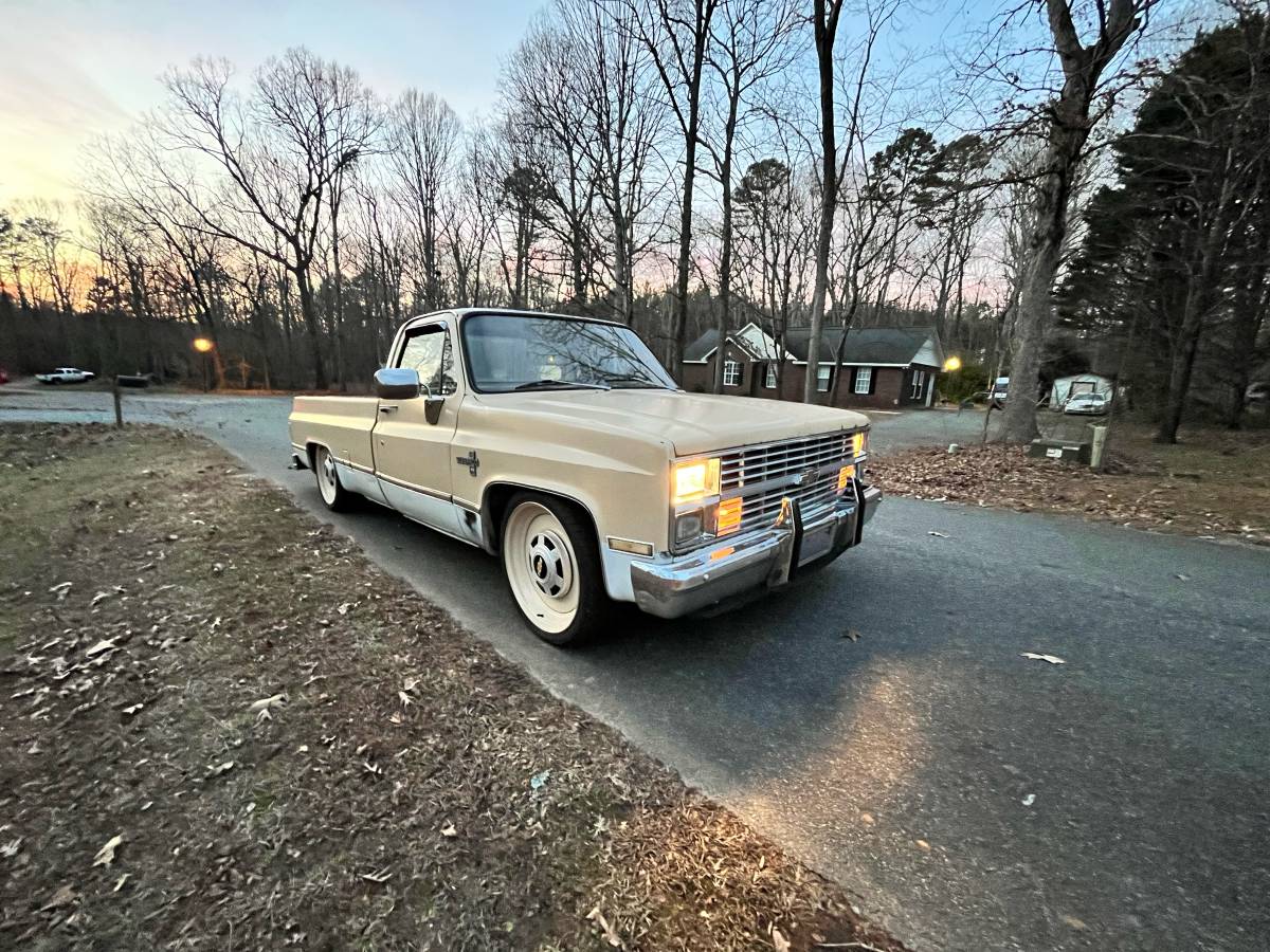 Chevrolet-silverado-1983-2