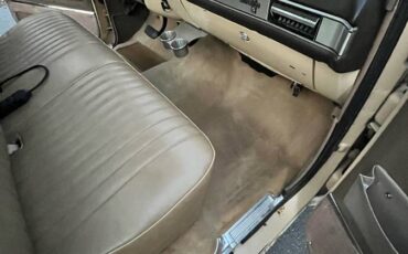 Chevrolet-silverado-1983-8