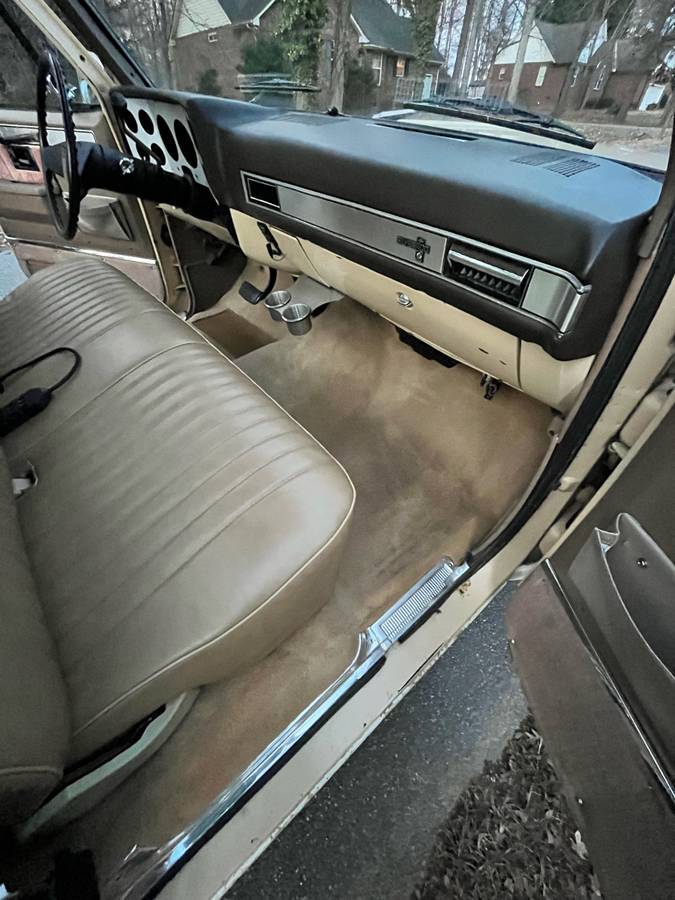 Chevrolet-silverado-1983-8