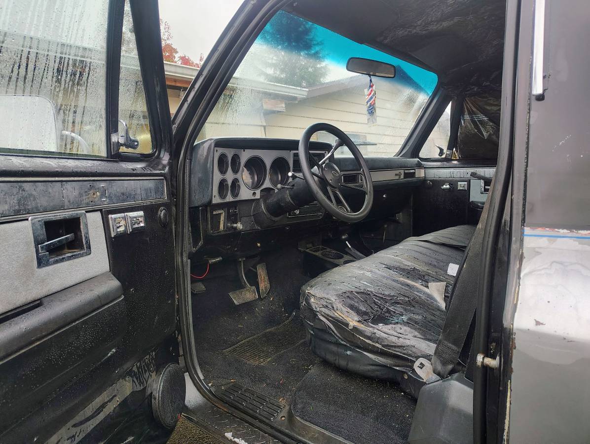 Chevrolet-silverado-1983-black-15