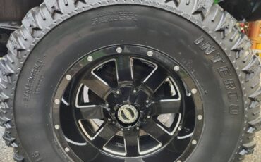 Chevrolet-silverado-1983-black-16