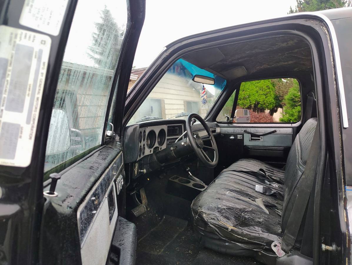 Chevrolet-silverado-1983-black-2