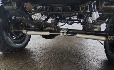 Chevrolet-silverado-1983-black-3