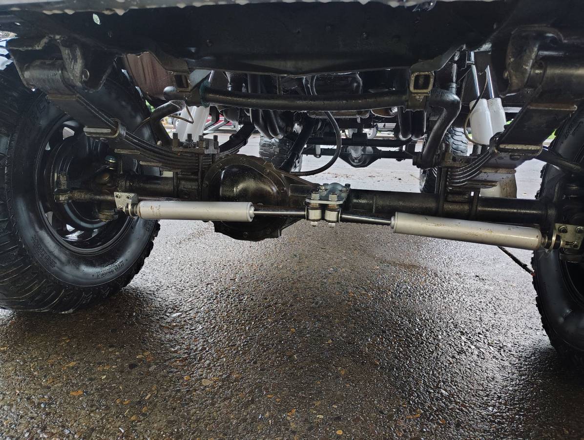 Chevrolet-silverado-1983-black-3