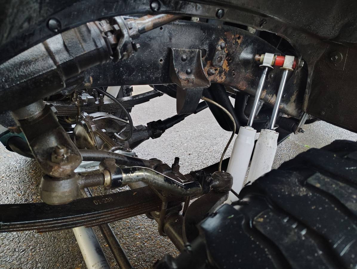 Chevrolet-silverado-1983-black-5