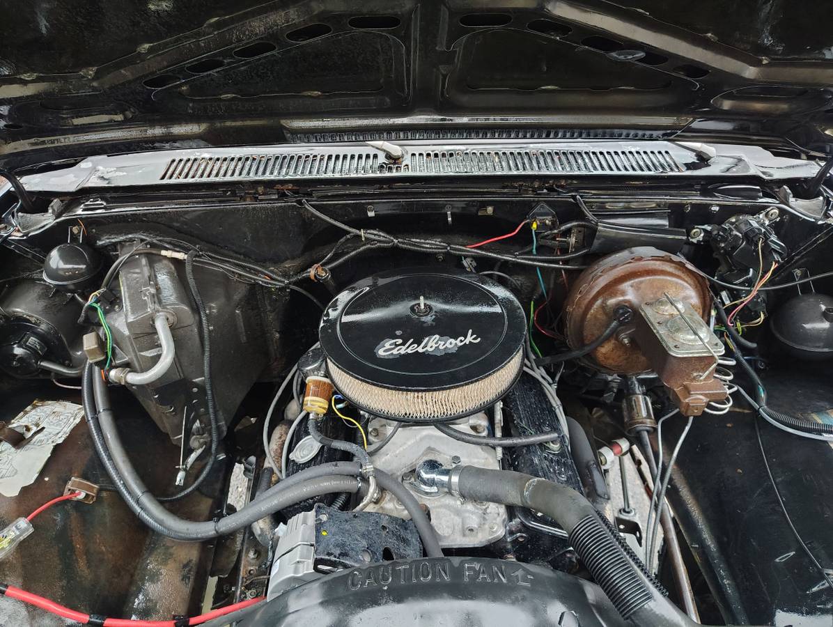 Chevrolet-silverado-1983-black-6