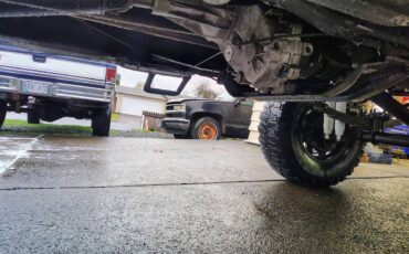 Chevrolet-silverado-1983-black-7