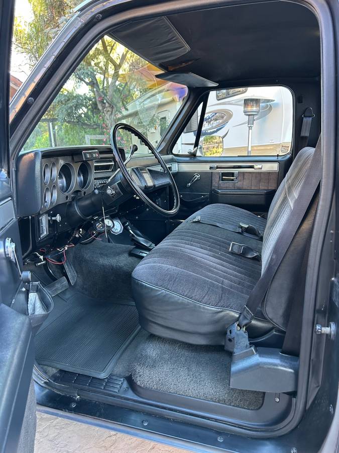 Chevrolet-silverado-2500hd-1987-grey-11