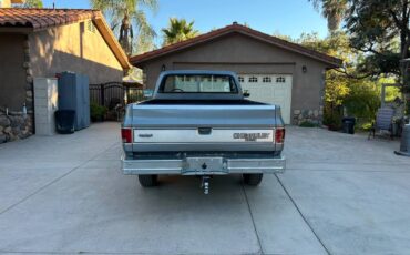 Chevrolet-silverado-2500hd-1987-grey-16