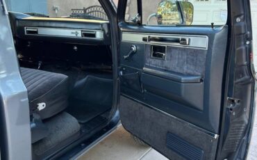 Chevrolet-silverado-2500hd-1987-grey-17