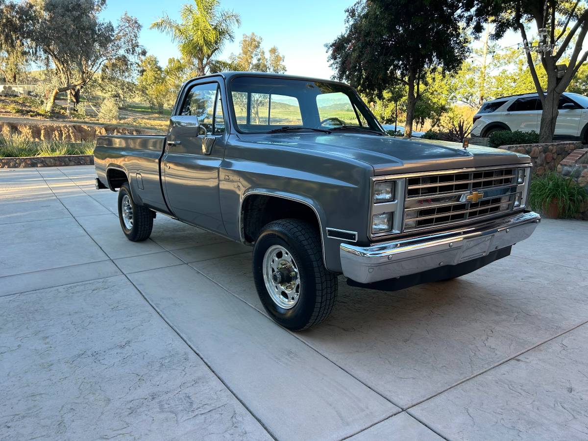 Chevrolet-silverado-2500hd-1987-grey-5