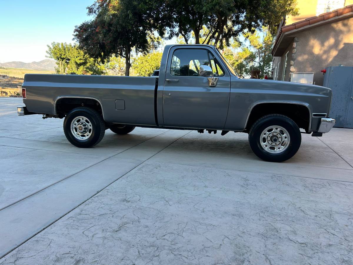 Chevrolet-silverado-2500hd-1987-grey-6