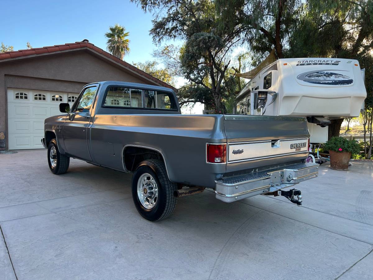 Chevrolet-silverado-2500hd-1987-grey-8