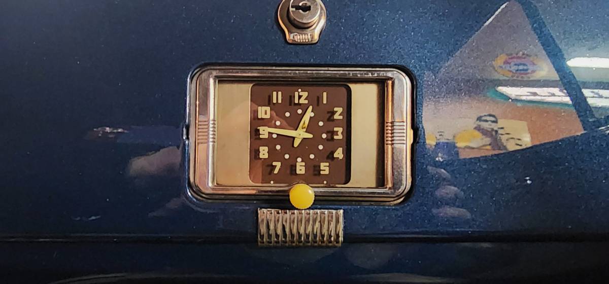 Chevrolet-special-deluxe-coupe-1940-blue-17