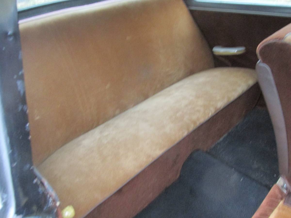 Chevrolet-styleline-deluxe-1951-black-16