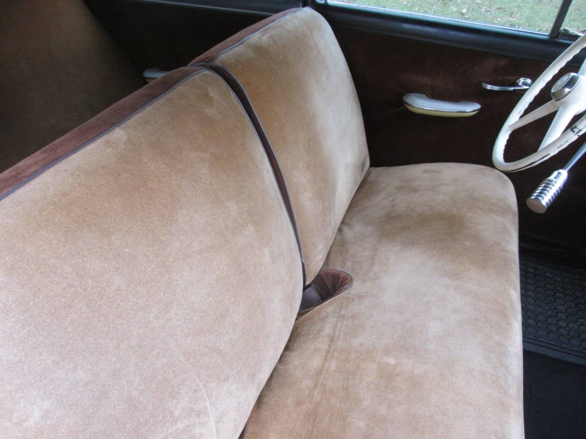 Chevrolet-styleline-deluxe-1951-black-17