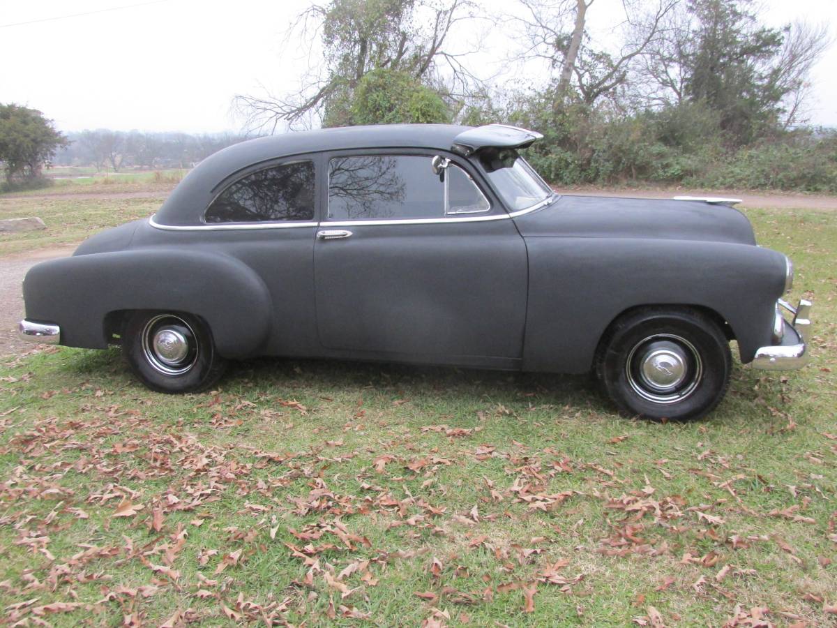 Chevrolet-styleline-deluxe-1951-black-6