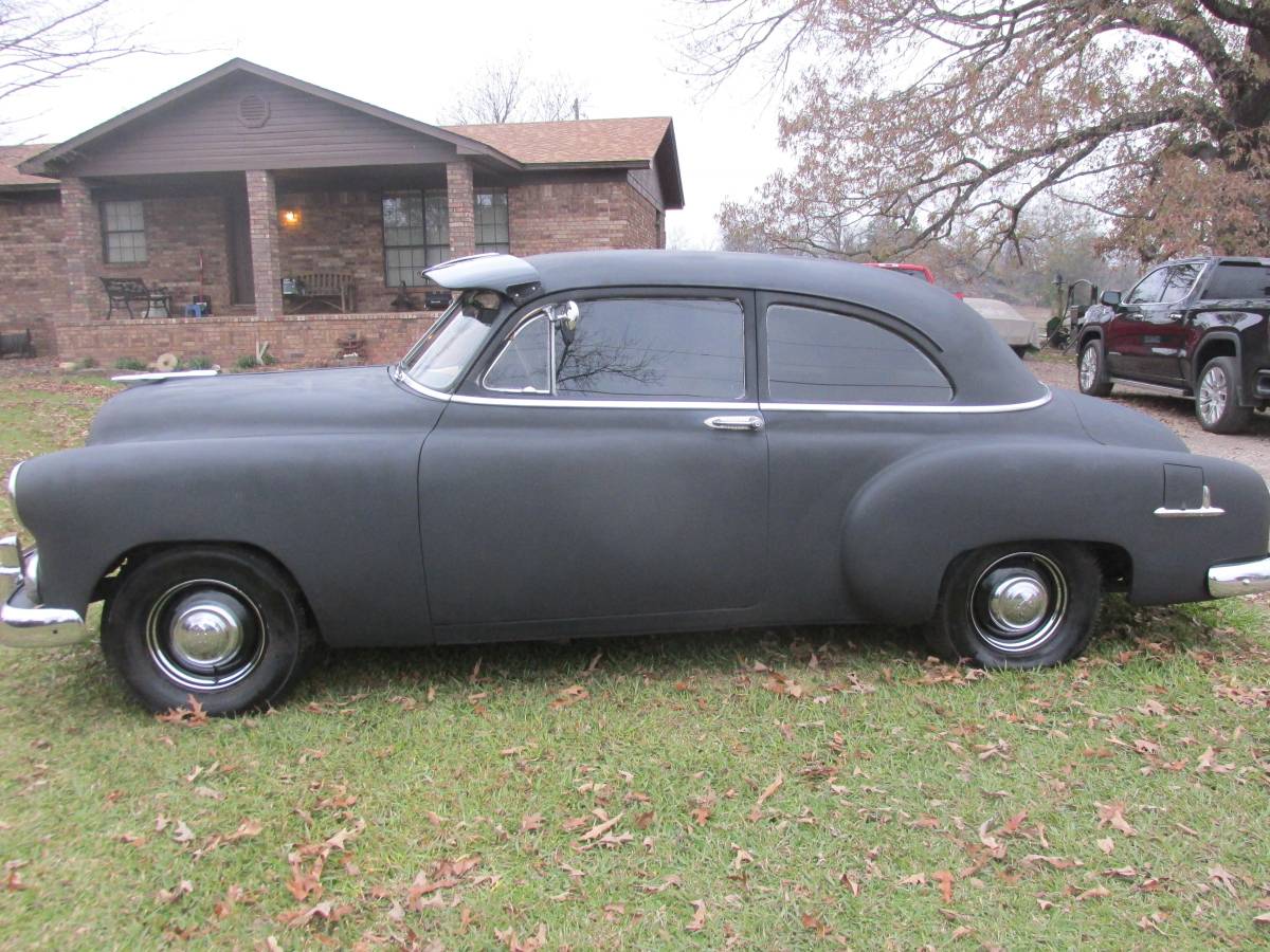 Chevrolet-styleline-deluxe-1951-black-8