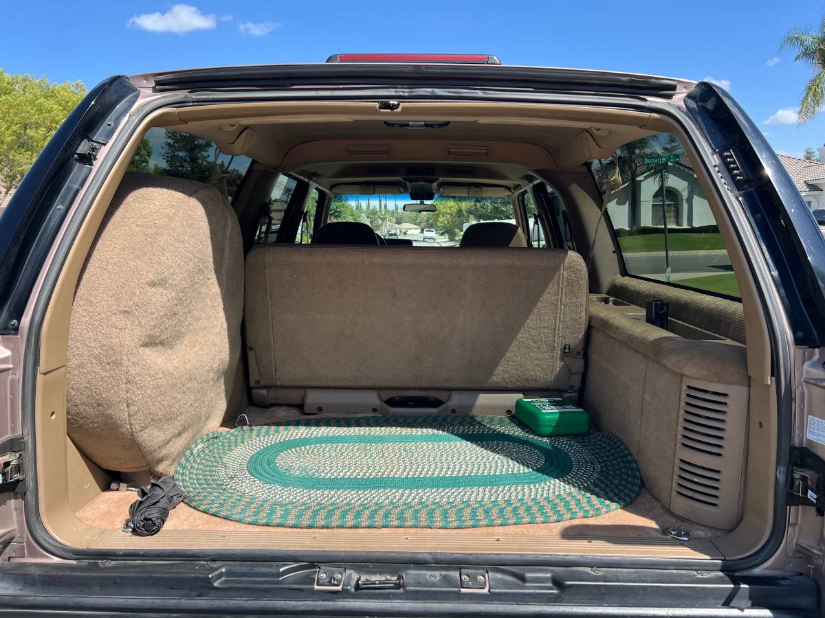 Chevrolet-suburban-1500-1994-3