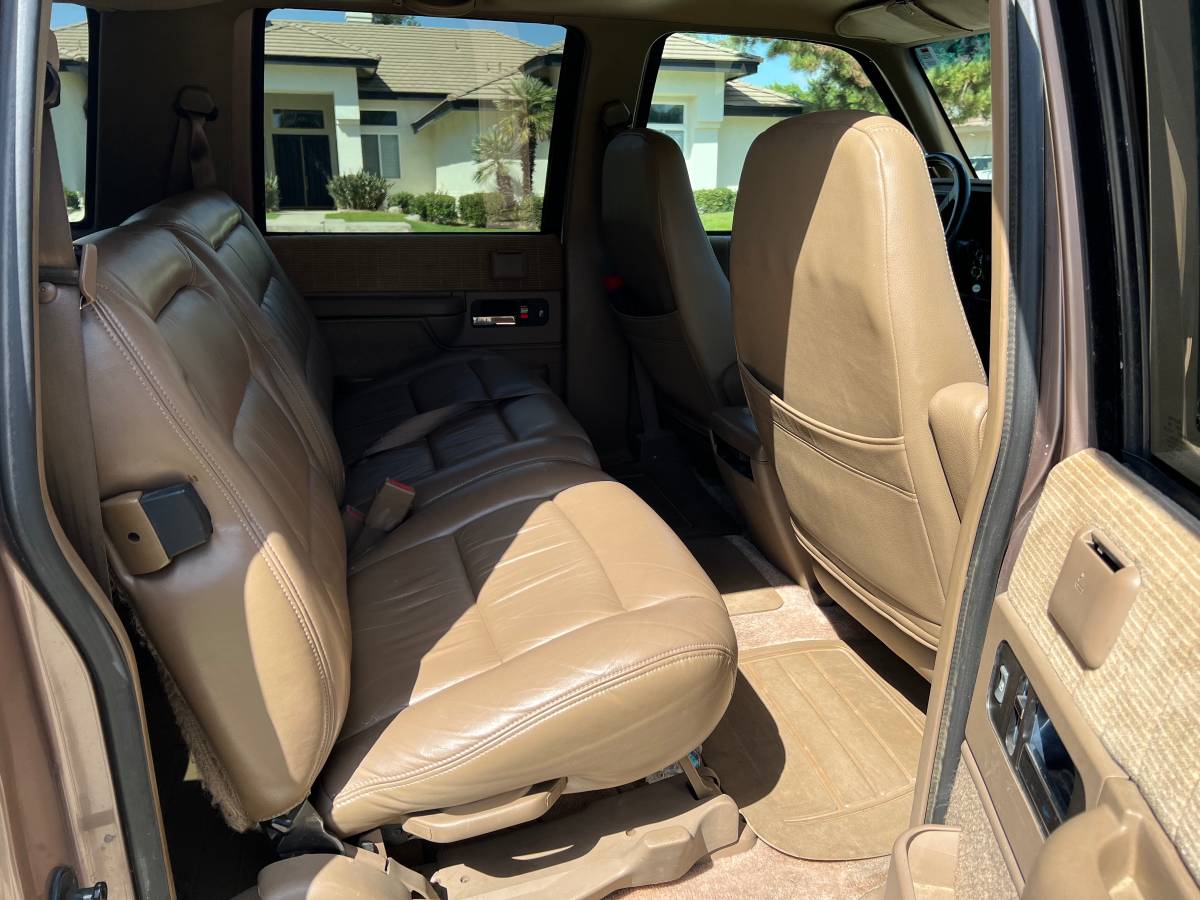 Chevrolet-suburban-1500-1994-5