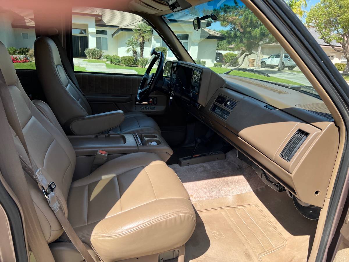 Chevrolet-suburban-1500-1994-6