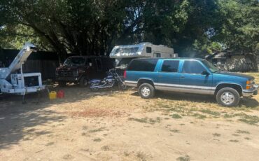 Chevrolet-suburban-1500-4x4-1995-blue-1