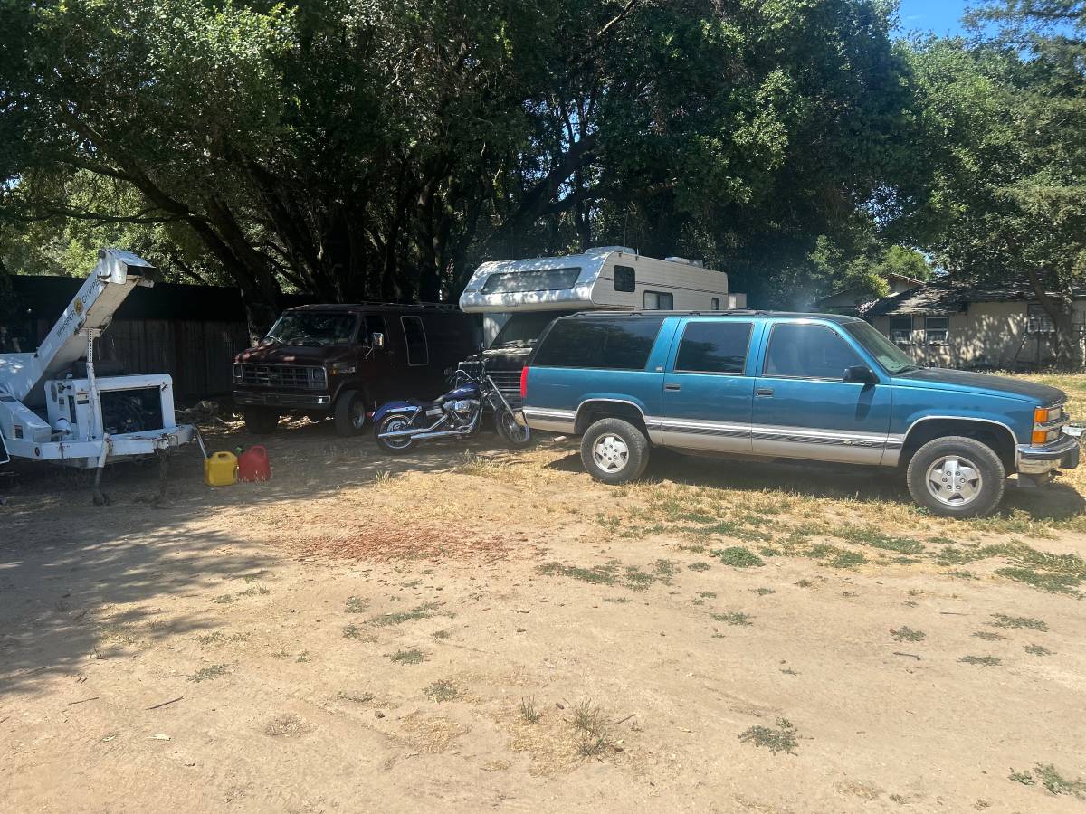 Chevrolet-suburban-1500-4x4-1995-blue-1