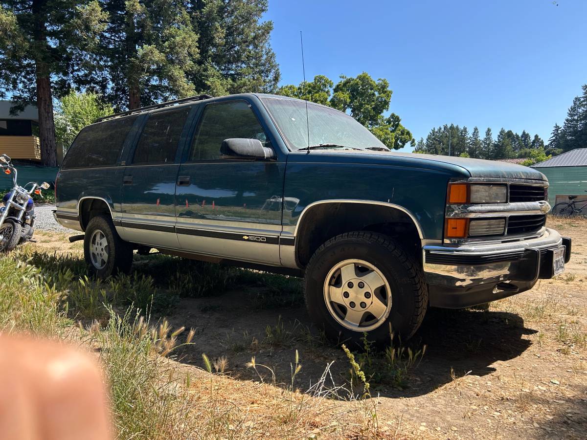 Chevrolet-suburban-1500-4x4-1995-blue-2