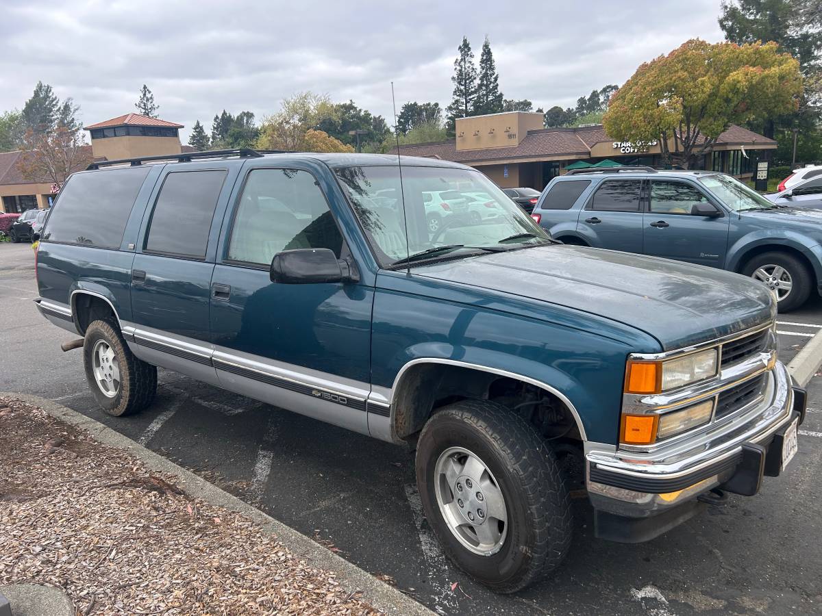 Chevrolet-suburban-1500-4x4-1995-blue-3